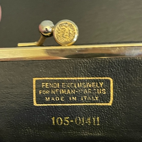 ❌SOLD❌ RARE Fendi Zucca Monogram Snap Close Coin Purse - Picture 9 of 9